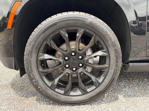 Used 2025 GMC Yukon XL Denali w/ Sun & Power Step Package AWD/4WD image 14