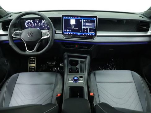 New 2026 Volkswagen Tiguan SE R-Line FWD image 11