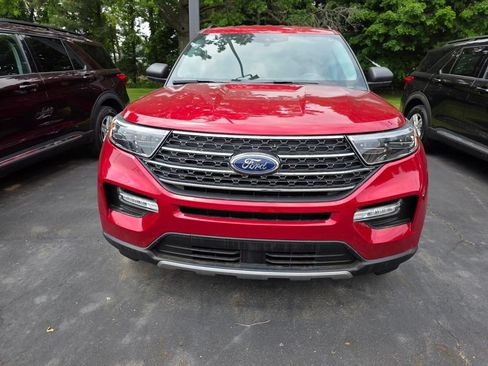 Used 2022 Ford Explorer XLT w/ Equipment Group 202A AWD/4WD image 2