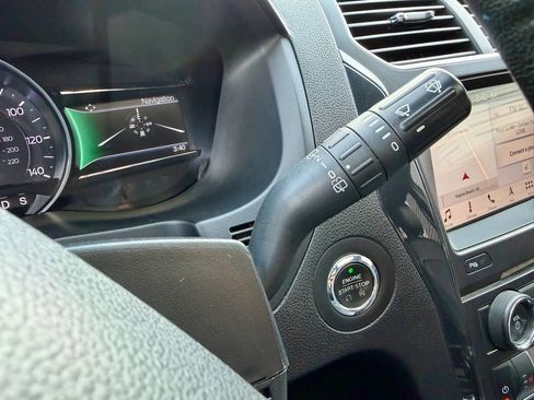 Used 2018 Ford Explorer XLT w/ Equipment Group 202A image 30