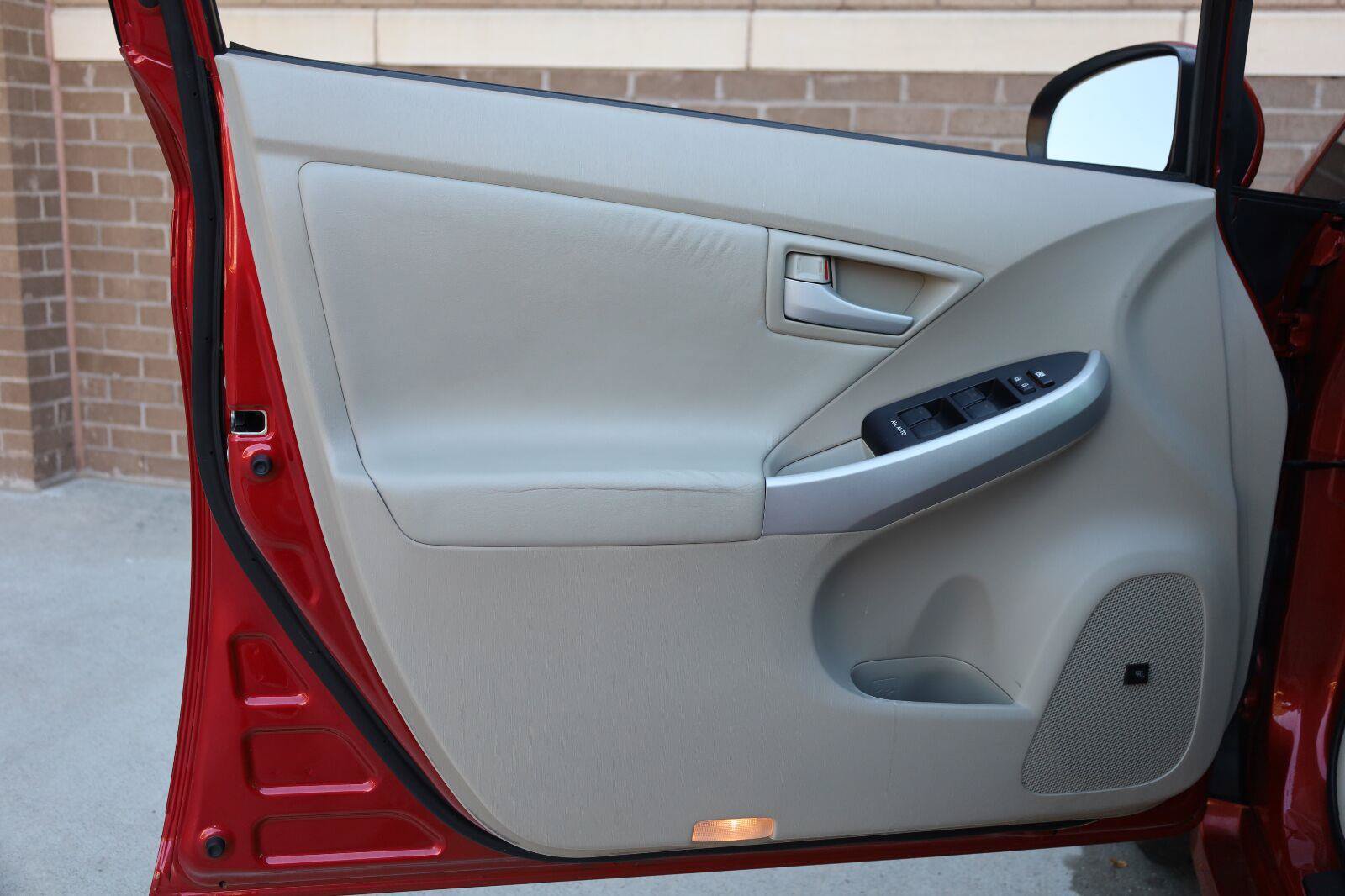 Used 2010 Toyota Prius Four w/ Solar Roof Pkg FWD image 15