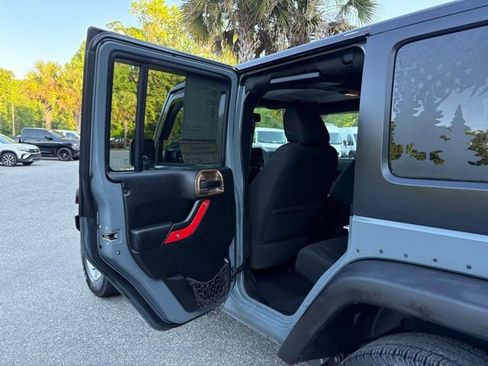 Used 2015 Jeep Wrangler Unlimited Sport w/ Quick Order Package 24S AWD/4WD image 27