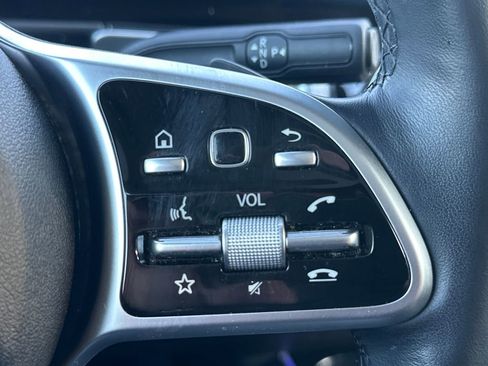 Certified 2022 Mercedes-Benz GLB 250 4MATIC image 21