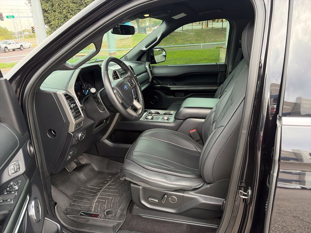 Used 2019 Ford Expedition Max XLT w/ Equipment Group 202A AWD/4WD image 10