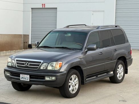 Used 2004 Lexus LX 470 4WD w/ Preferred Accessory Pkg image 21
