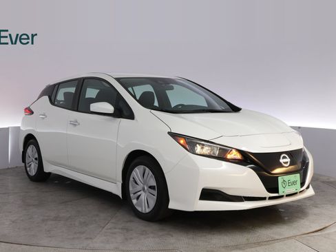 Used 2025 Nissan Leaf S FWD image 13