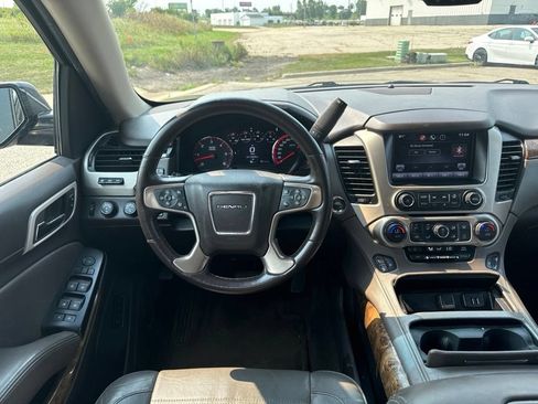 Used 2015 GMC Yukon XL Denali w/ Premium Package AWD/4WD image 13