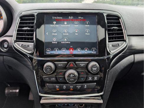Used 2019 Jeep Grand Cherokee Altitude AWD/4WD image 30