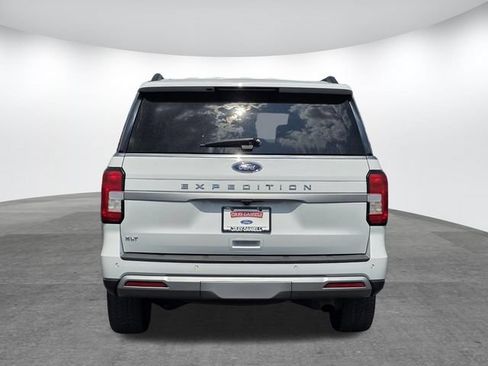 Used 2024 Ford Expedition XLT AWD/4WD image 5