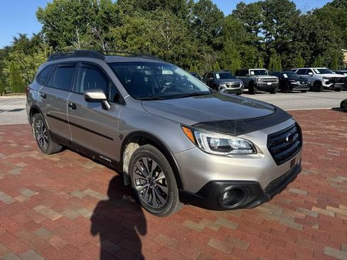 Used 2017 Subaru Outback 2.5i Limited AWD/4WD image 18