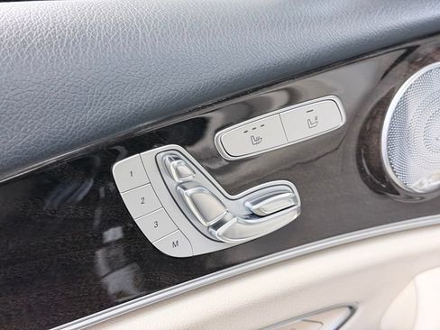 Used 2019 Mercedes-Benz E 300 image 9