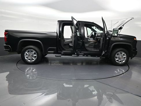 Used 2024 Chevrolet Silverado 2500 High Country w/ High Country Premium Package AWD/4WD image 36