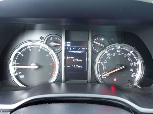 Used 2024 Toyota 4Runner TRD Off-Road image 19