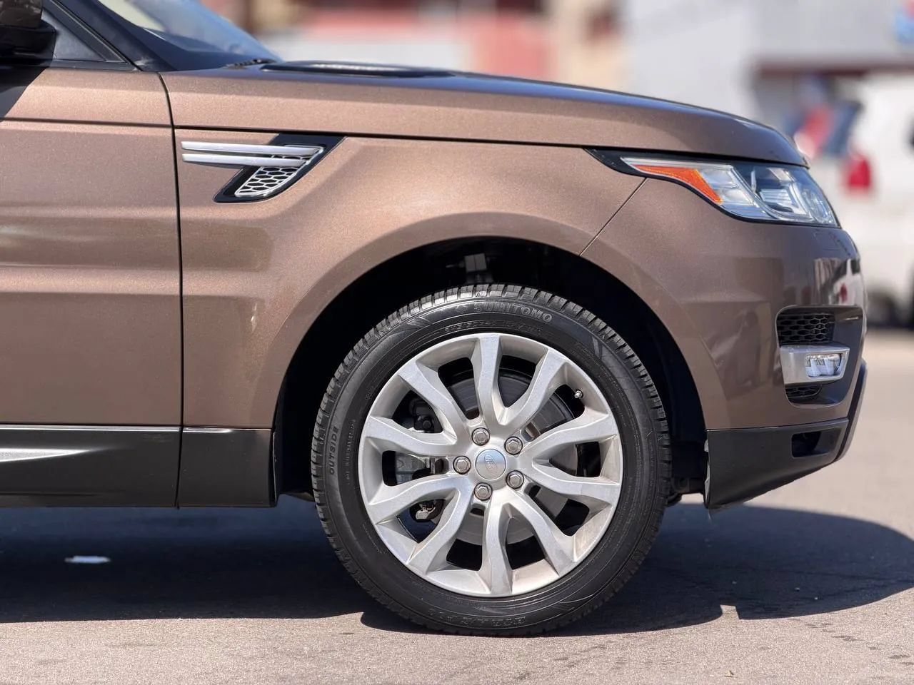 Used 2014 Land Rover Range Rover Sport HSE AWD/4WD image 22