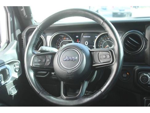 Used 2022 Jeep Wrangler Unlimited Sport AWD/4WD image 16