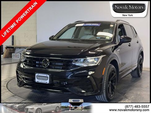 Used 2023 Volkswagen Tiguan SE R-Line AWD/4WD image 4