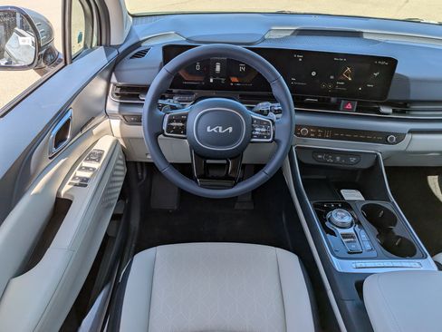 New 2026 Kia Carnival EX FWD image 22