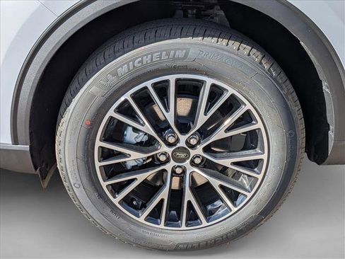 New 2026 Ford Escape SE w/ Class II Trailer Tow Package image 10