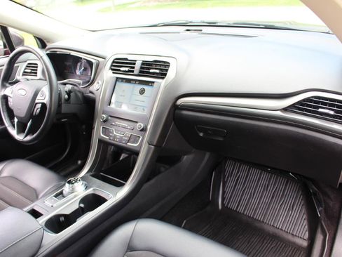 Used 2017 Ford Fusion SE w/ Equipment Group 201A AWD/4WD image 41