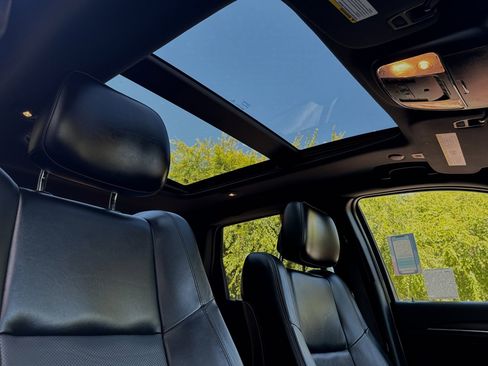 Certified 2021 Jeep Grand Cherokee Limited w/ Luxury Group II image 17