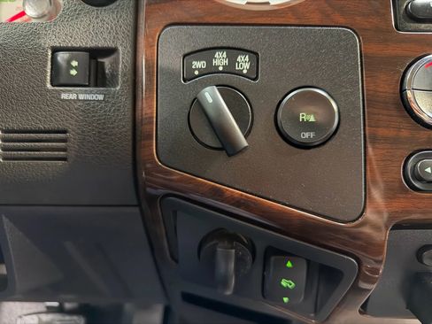 Used 2009 Ford F250 Lariat image 22