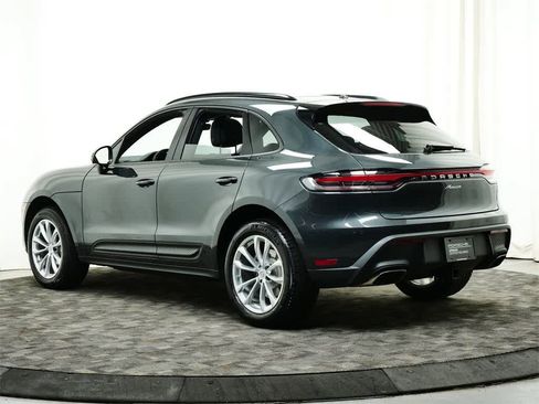 Used 2025 Porsche Macan image 3