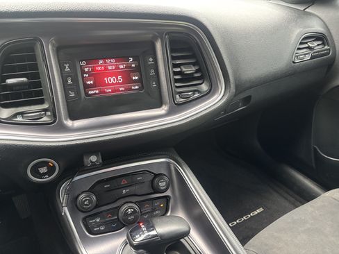 Used 2016 Dodge Challenger SXT RWD image 17