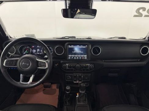 Used 2022 Jeep Wrangler Unlimited Sahara w/ Cold Weather Group AWD/4WD image 30