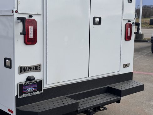 New 2026 Ford E-350 and Econoline 350 Super Duty w/ Power Equipment Group image 7