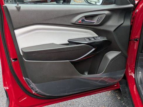 New 2026 Chevrolet Trax LT w/ Sunroof Package image 12