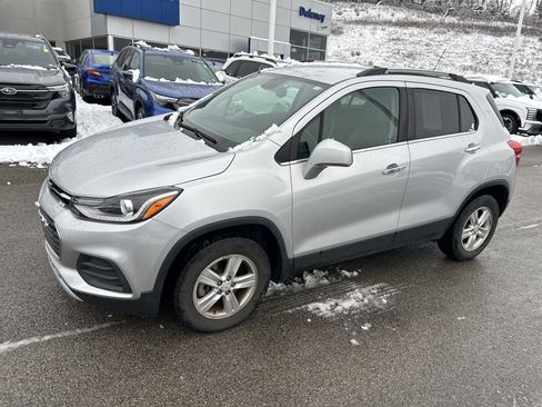 Used 2019 Chevrolet Trax LT w/ LT Convenience Package image 15