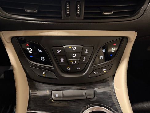Used 2018 Buick Envision Premium w/ Driver Confidence Package image 18
