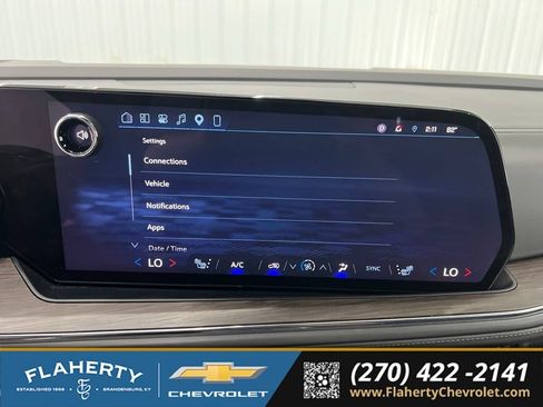 Used 2026 Chevrolet Suburban LT w/ Comfort Package AWD/4WD image 31