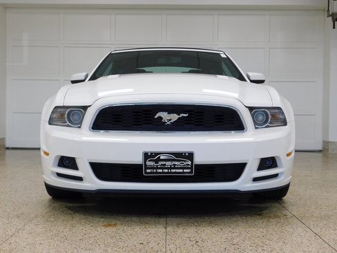 Used 2013 Ford Mustang GT Premium image 4