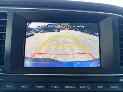 Used 2017 Hyundai Elantra SE FWD image 31