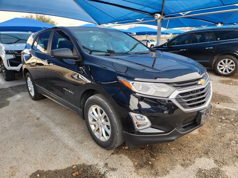Used 2020 Chevrolet Equinox LS image 1