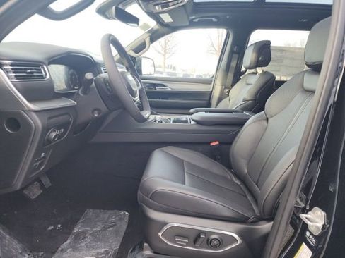 New 2026 Jeep Grand Wagoneer Limited w/ Premium Group II image 19