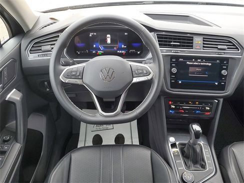 Used 2023 Volkswagen Tiguan SE image 23