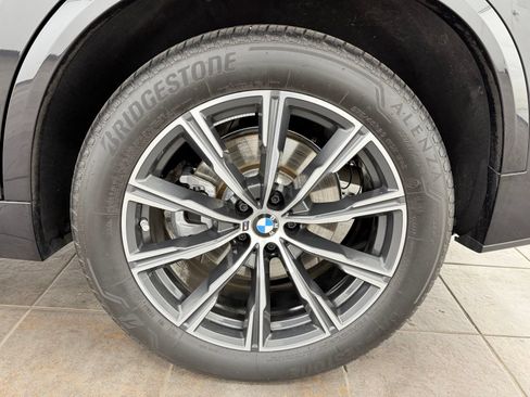 Used 2025 BMW X5 xDrive40i w/ M Sport Package AWD/4WD image 37