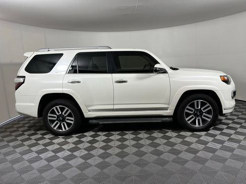 Used 2023 Toyota 4Runner Limited AWD/4WD image 4