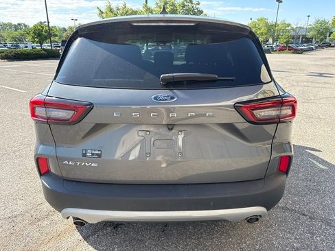 Used 2024 Ford Escape Active w/ Cold Weather Package FWD image 8