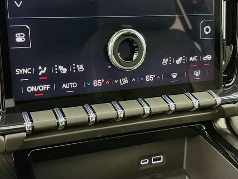 New 2026 GMC Yukon XL AT4 w/ AT4 Premium Package AWD/4WD image 16