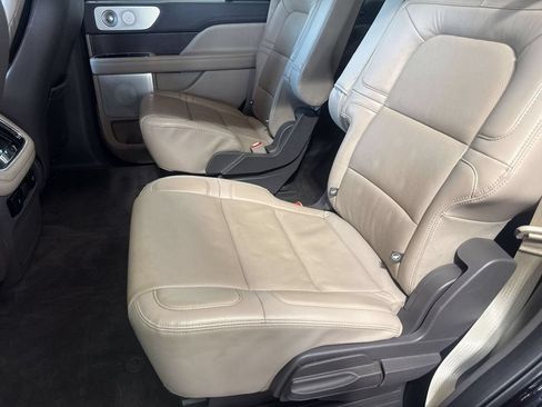 Certified 2022 Lincoln Navigator Reserve AWD/4WD image 31
