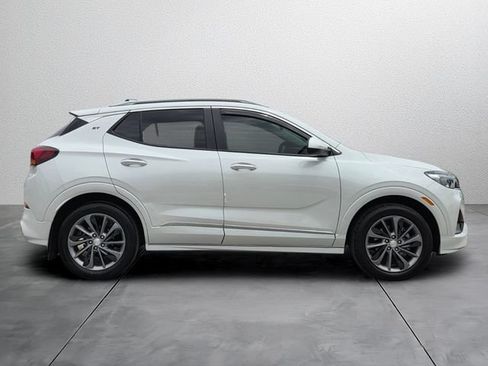 Used 2022 Buick Encore GX Select w/ Sport Touring Package FWD image 5