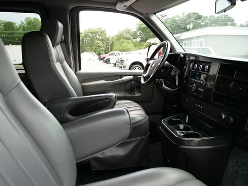 Used 2014 Chevrolet Express 1500 RWD image 45