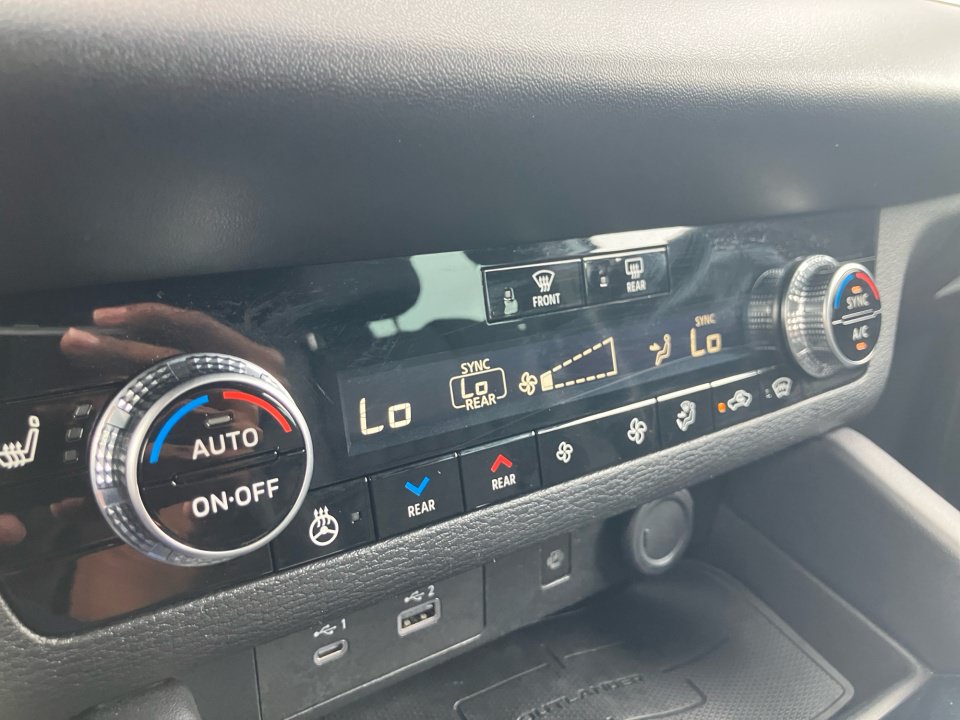 Used 2023 Mitsubishi Outlander SEL AWD/4WD image 22