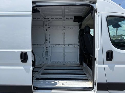 Used 2025 RAM ProMaster 2500 w/ Convenience Group FWD image 28