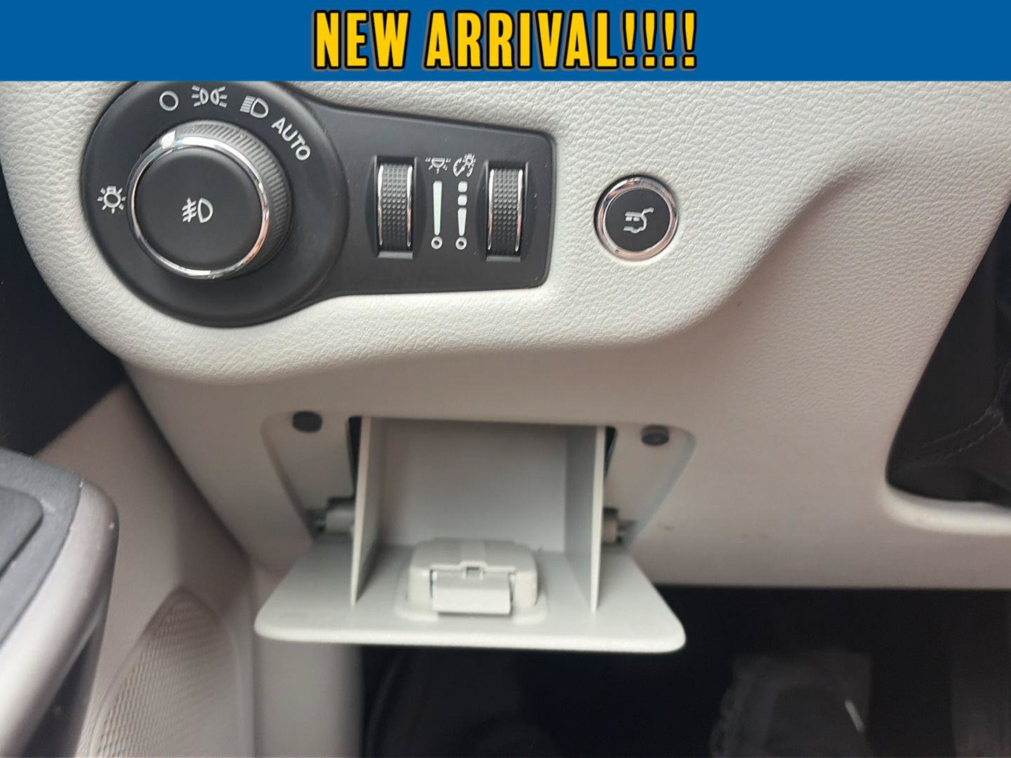 Used 2019 Jeep Cherokee Limited AWD/4WD image 20
