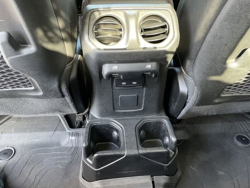 Certified 2022 Jeep Gladiator Rubicon w/ Cold Weather Group image 37