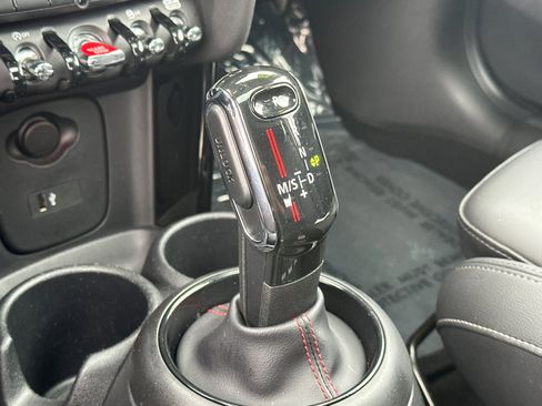 Used 2020 MINI Cooper S w/ Premium Package image 21